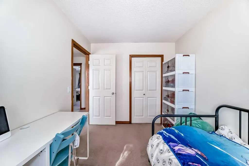 193 Covewood Green NE Calgary AB T3K5G6