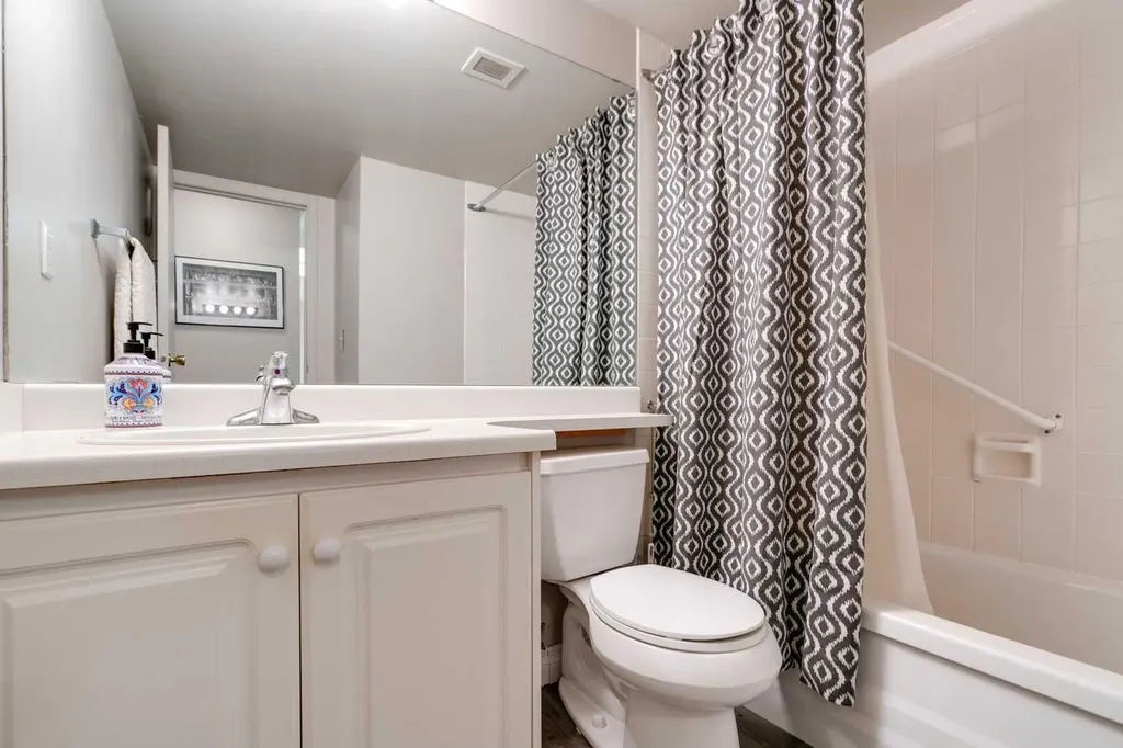 231 Heritage Drive SE Calgary AB T2H 1N1