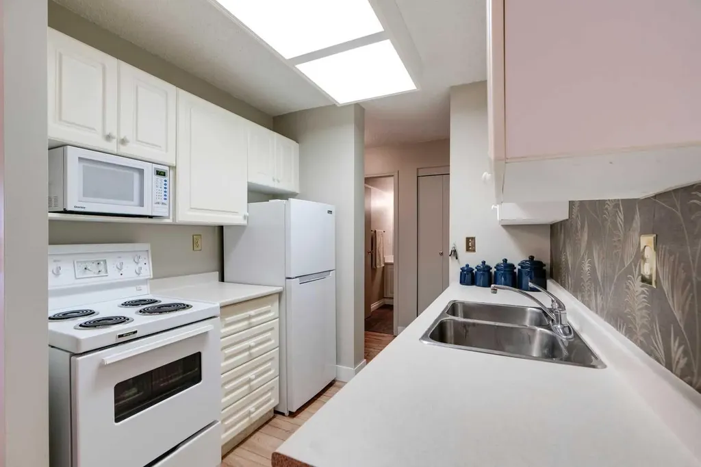 231 Heritage Drive SE Calgary AB T2H 1N1