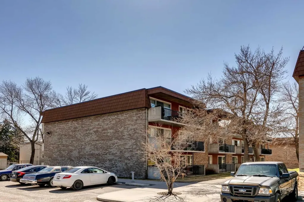 231 Heritage Drive SE Calgary AB T2H 1N1