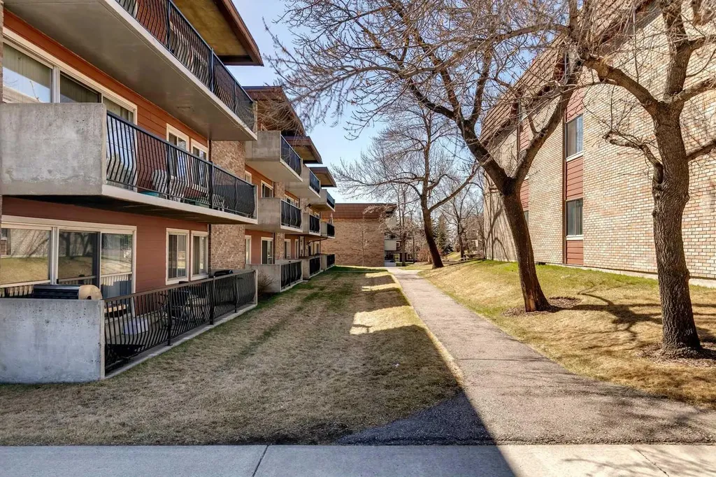 231 Heritage Drive SE Calgary AB T2H 1N1