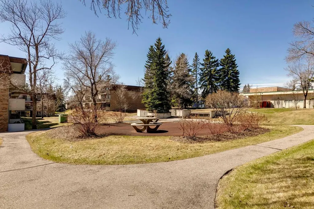 231 Heritage Drive SE Calgary AB T2H 1N1