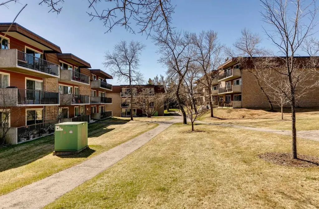 231 Heritage Drive SE Calgary AB T2H 1N1