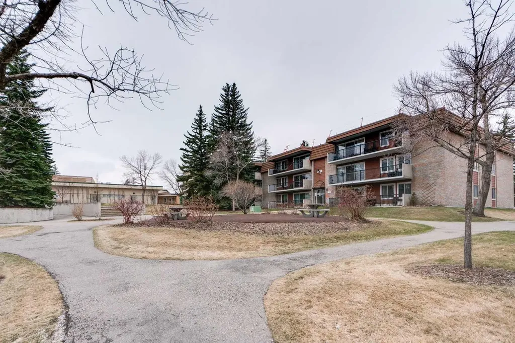231 Heritage Drive SE Calgary AB T2H 1N1