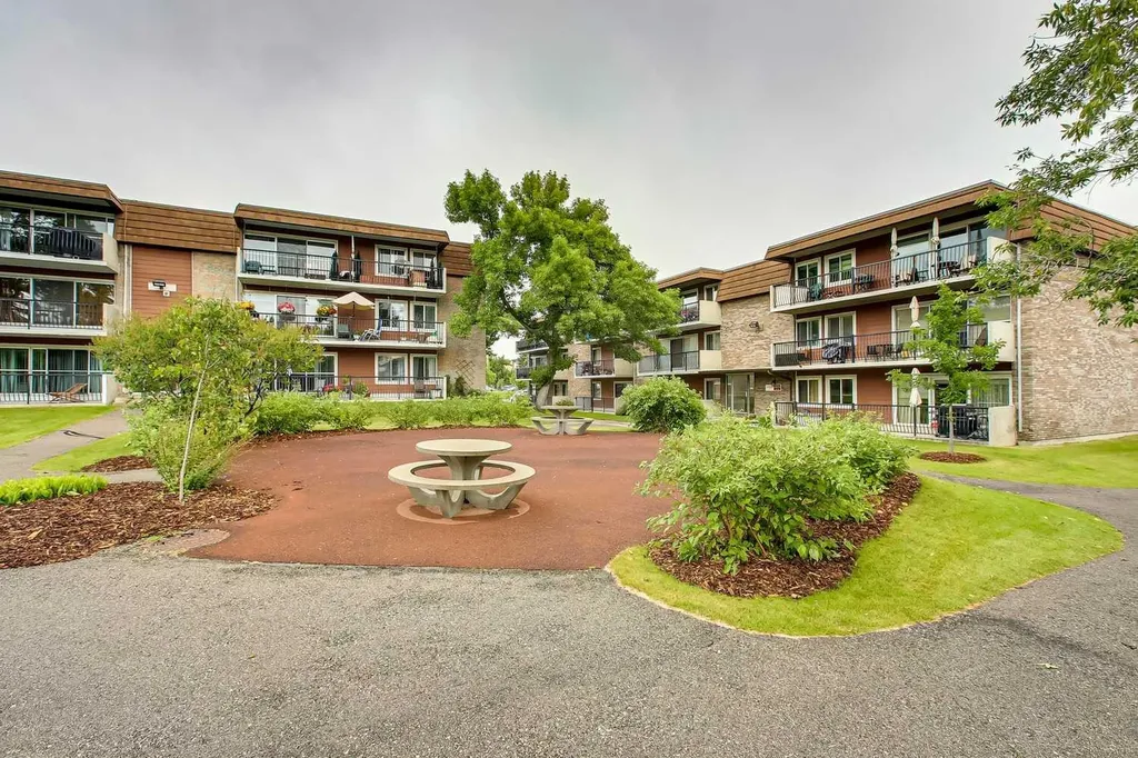 231 Heritage Drive SE Calgary AB T2H 1N1
