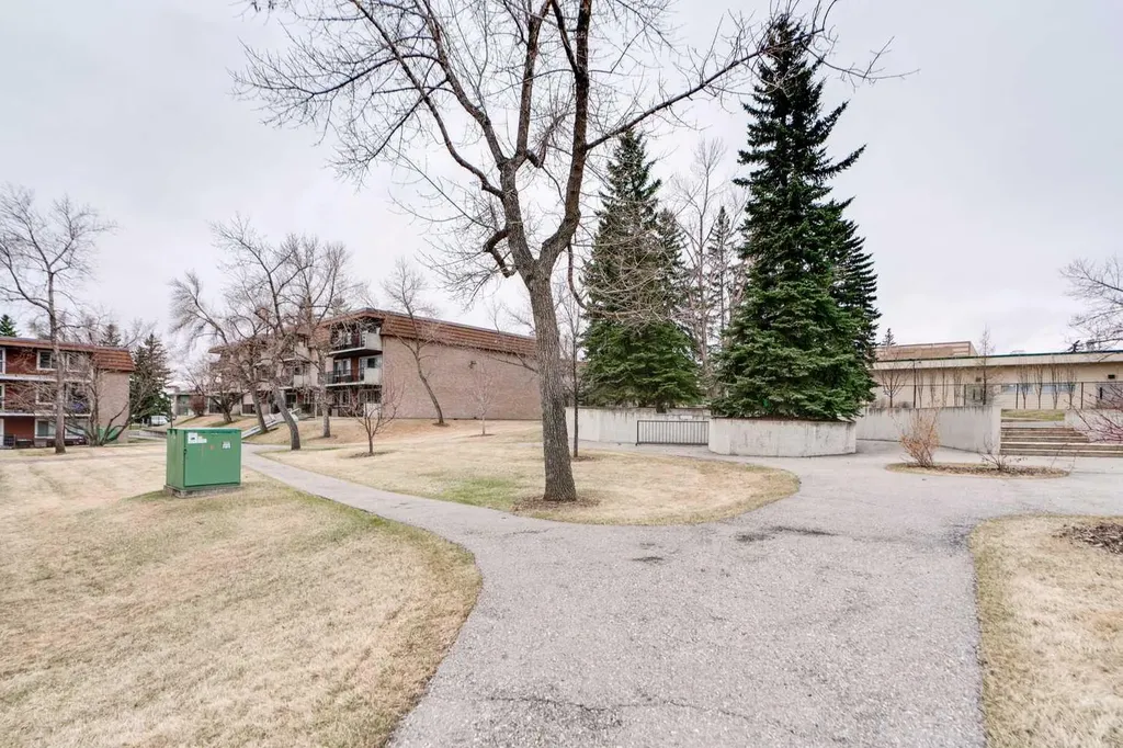231 Heritage Drive SE Calgary AB T2H 1N1