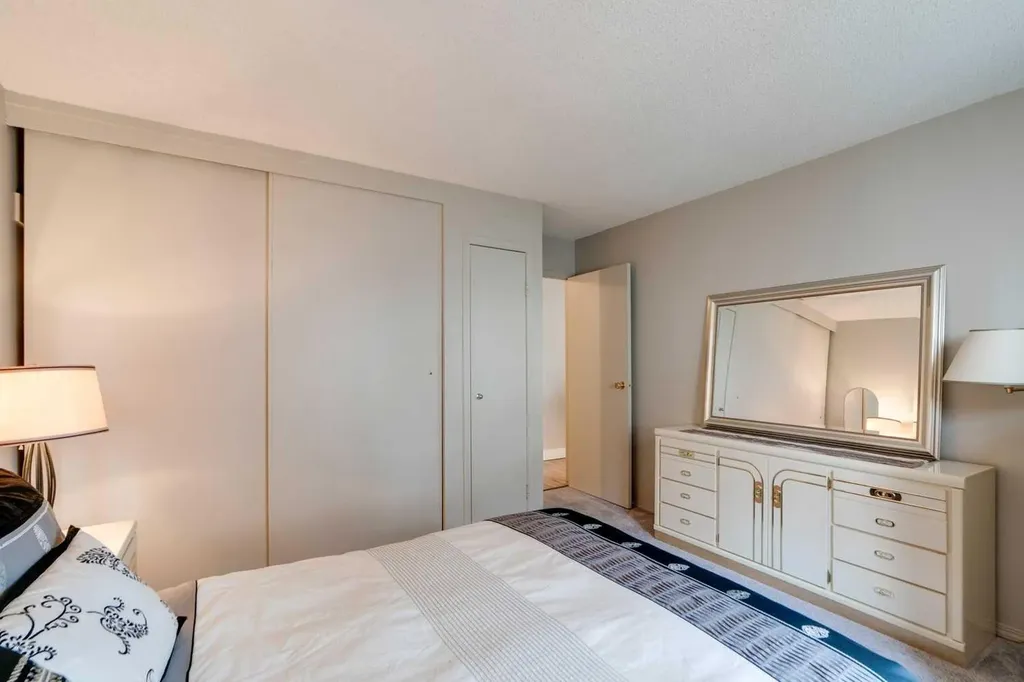 231 Heritage Drive SE Calgary AB T2H 1N1