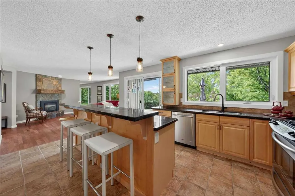 127 Pump Hill Crescent SW Calgary AB T2V 4L9