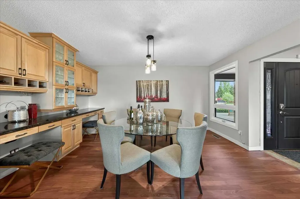 127 Pump Hill Crescent SW Calgary AB T2V 4L9