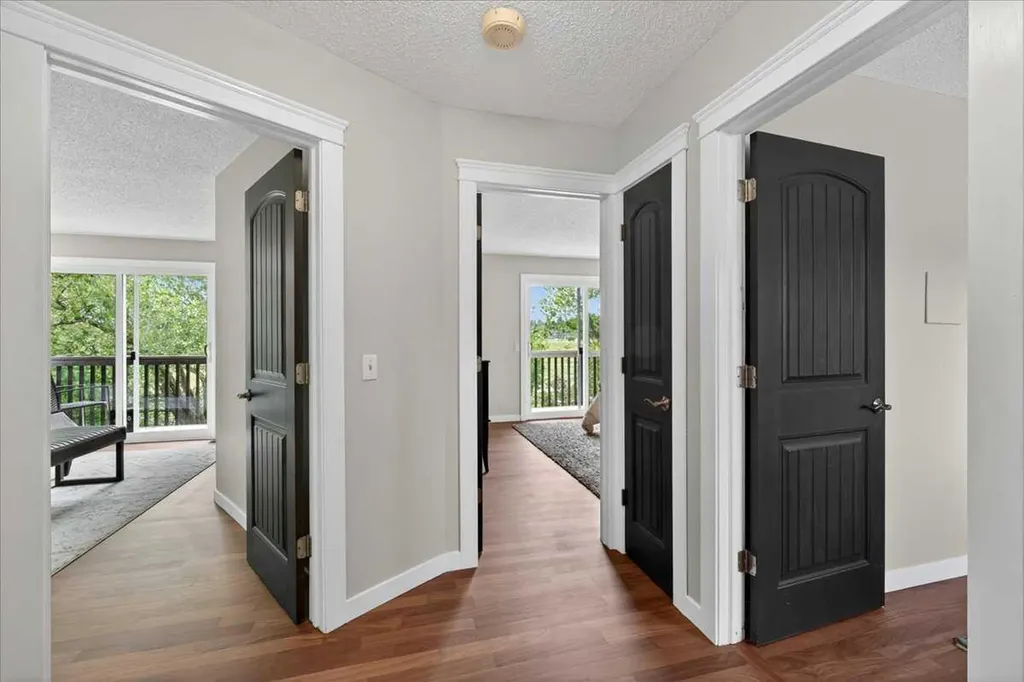 127 Pump Hill Crescent SW Calgary AB T2V 4L9