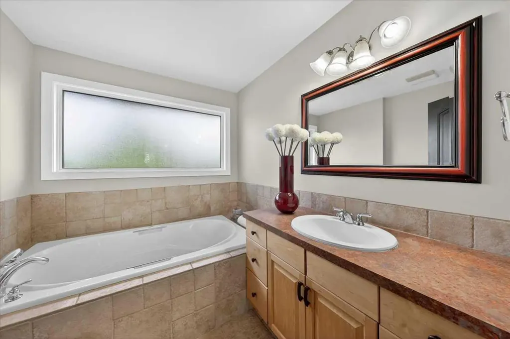 127 Pump Hill Crescent SW Calgary AB T2V 4L9
