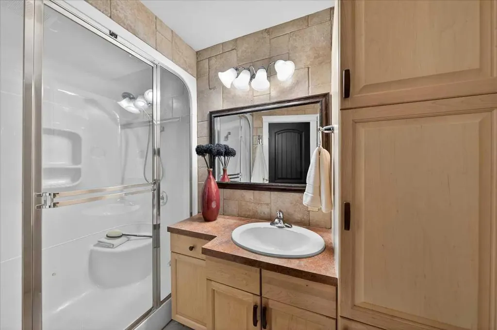 127 Pump Hill Crescent SW Calgary AB T2V 4L9