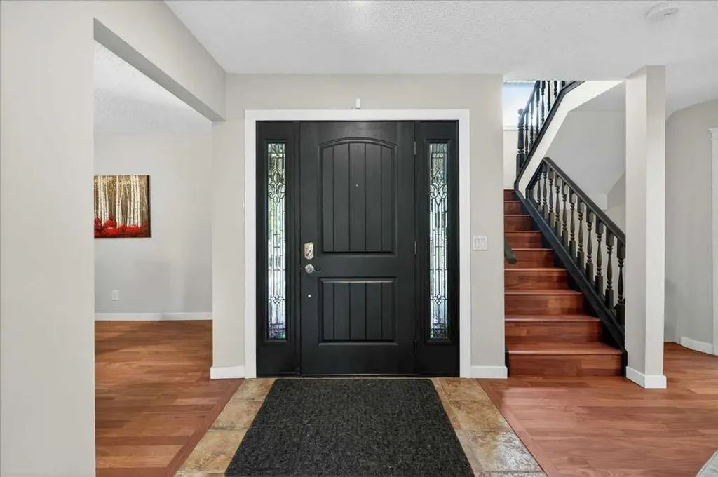 127 Pump Hill Crescent SW Calgary AB T2V 4L9