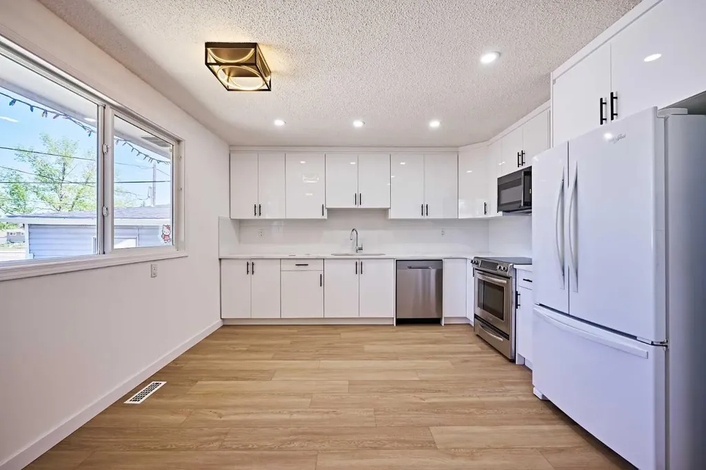 3644 Dover Ridge Drive SE Calgary AB T2B 2B4