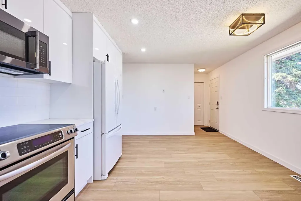3644 Dover Ridge Drive SE Calgary AB T2B 2B4