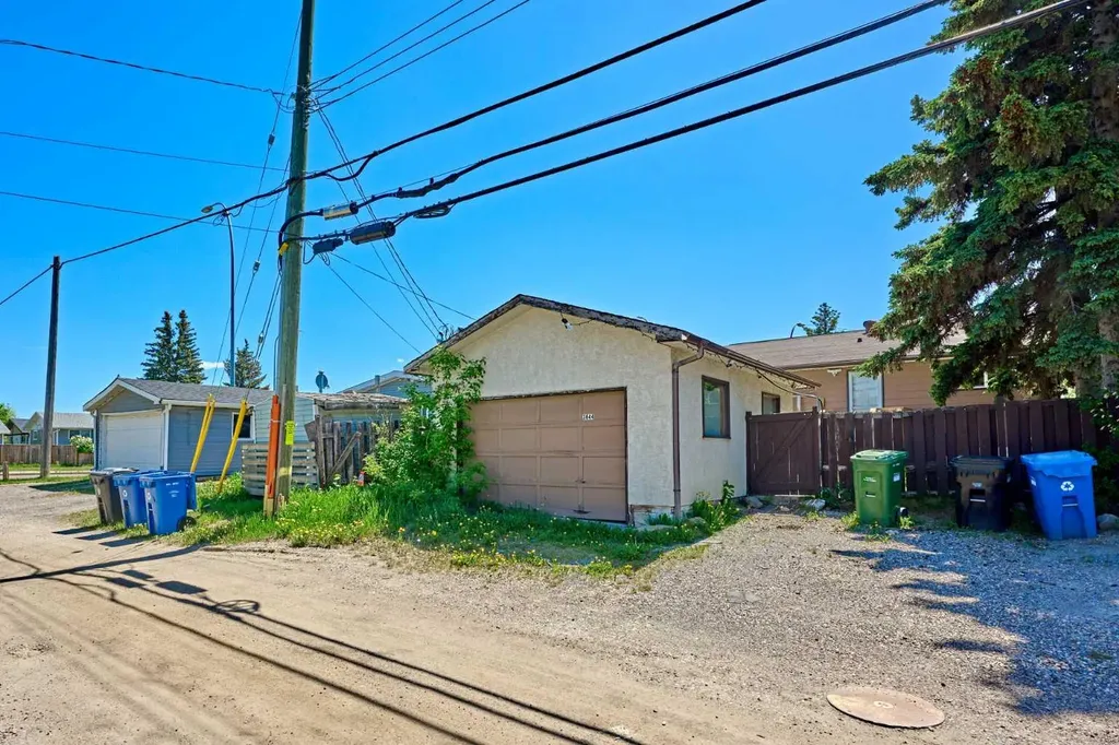 3644 Dover Ridge Drive SE Calgary AB T2B 2B4