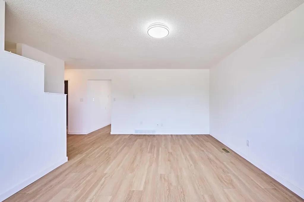 3644 Dover Ridge Drive SE Calgary AB T2B 2B4