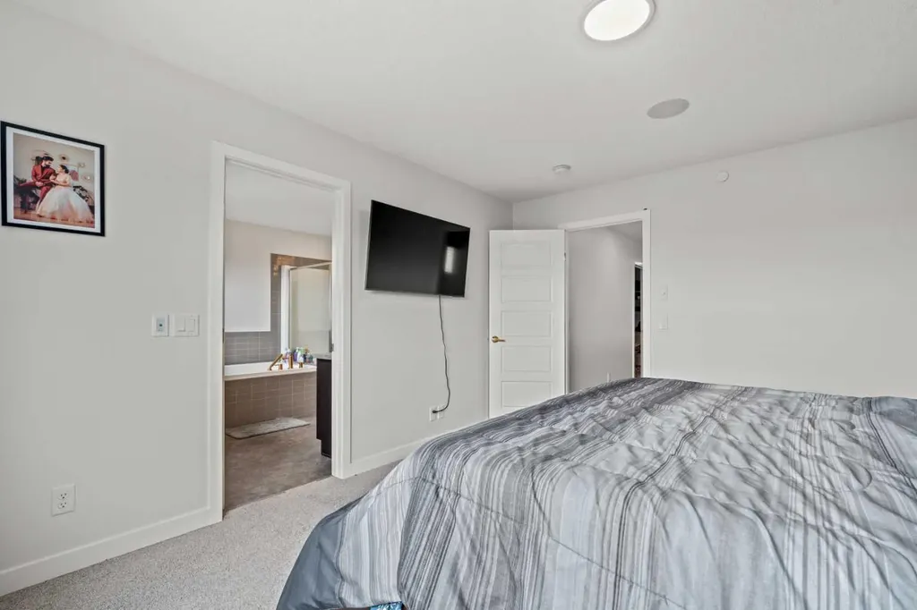 22 Howse Mount NE Calgary AB T3P 1N9