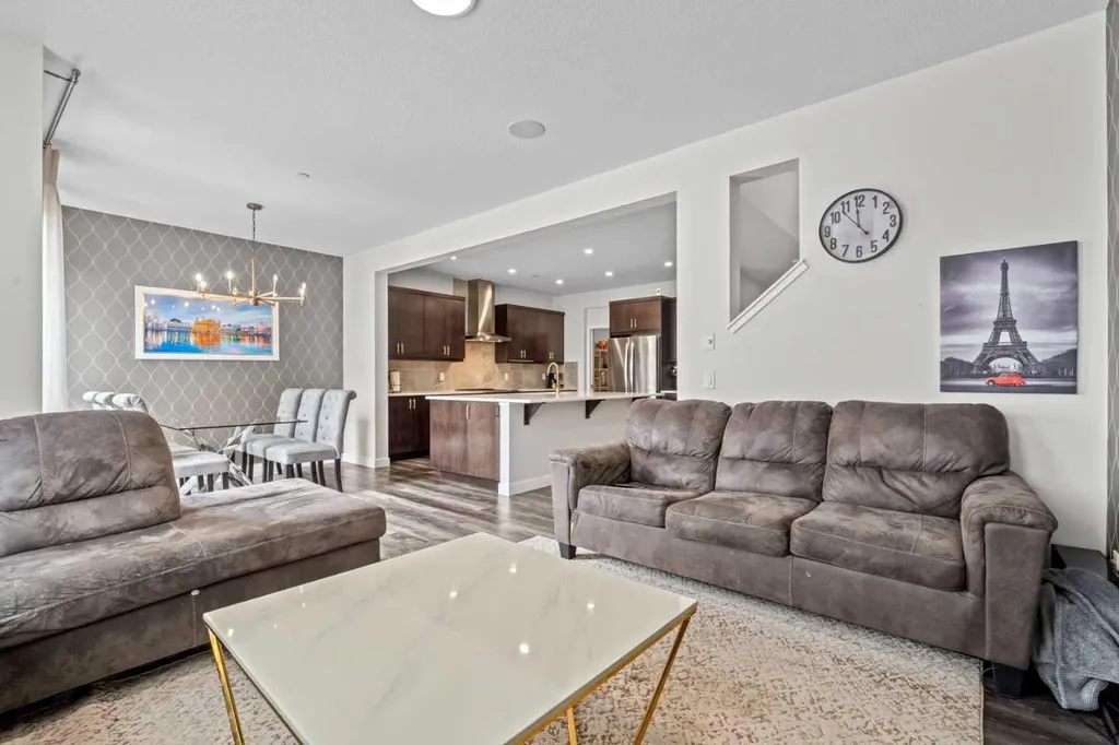 22 Howse Mount NE Calgary AB T3P 1N9
