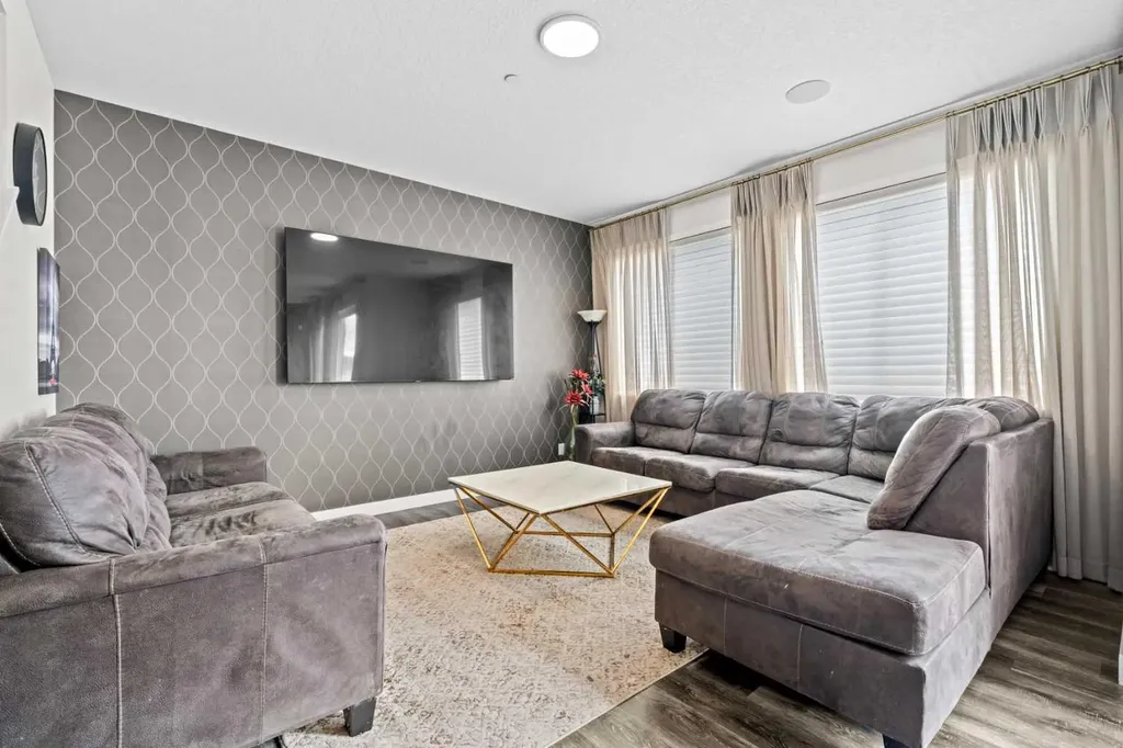 22 Howse Mount NE Calgary AB T3P 1N9