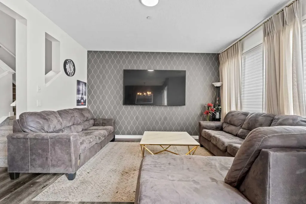 22 Howse Mount NE Calgary AB T3P 1N9