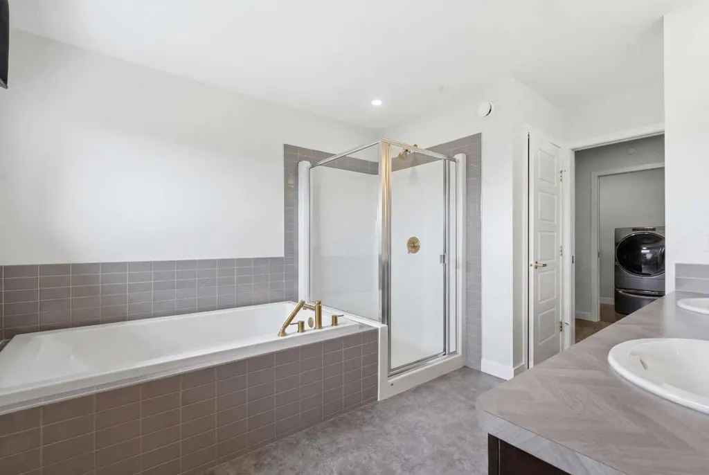 22 Howse Mount NE Calgary AB T3P 1N9