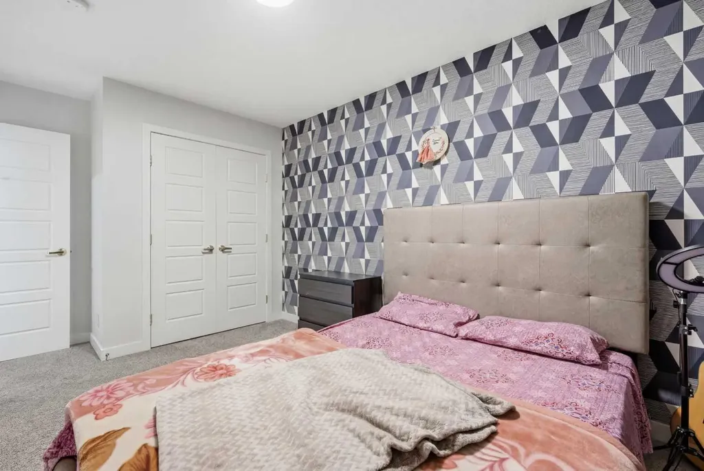 22 Howse Mount NE Calgary AB T3P 1N9
