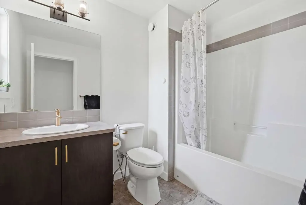 22 Howse Mount NE Calgary AB T3P 1N9