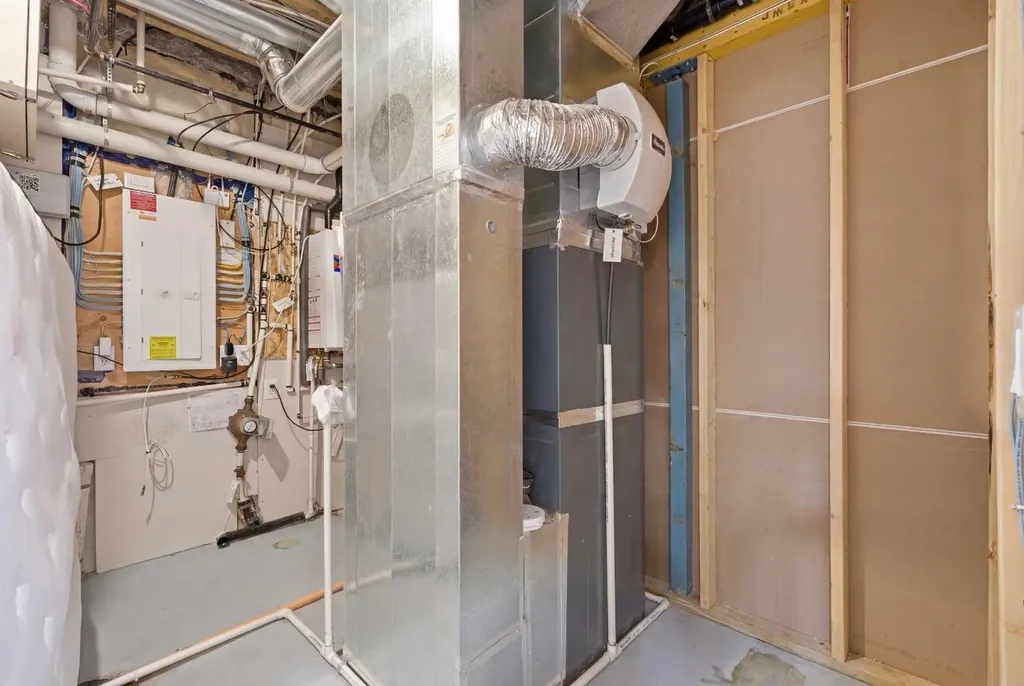 22 Howse Mount NE Calgary AB T3P 1N9