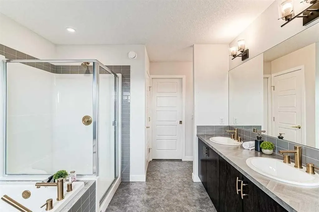 22 Howse Mount NE Calgary AB T3P 1N9