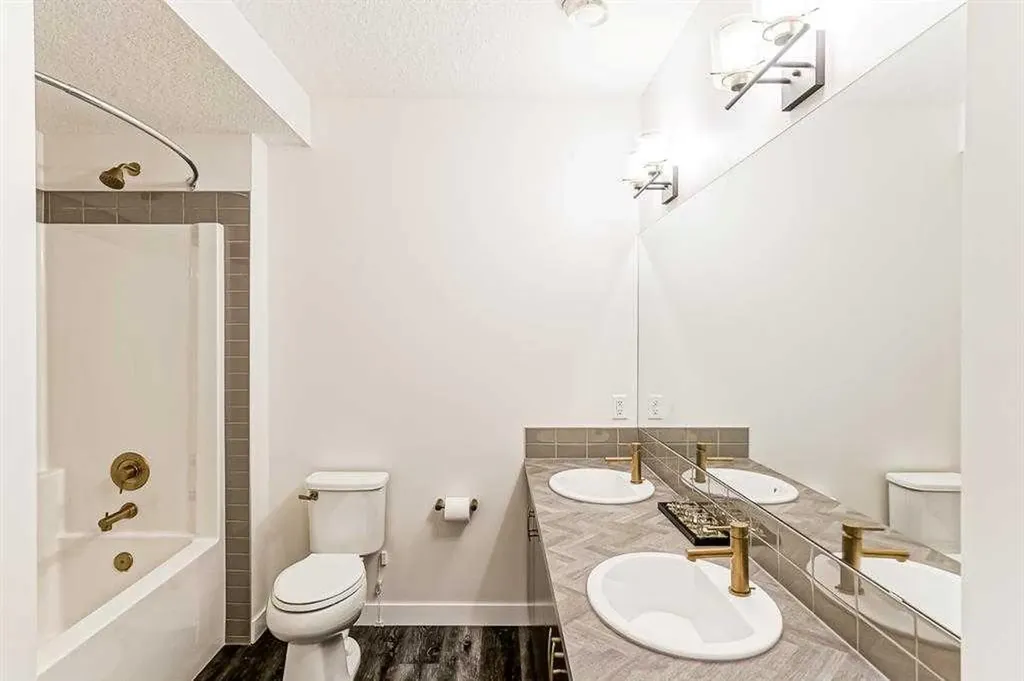 22 Howse Mount NE Calgary AB T3P 1N9