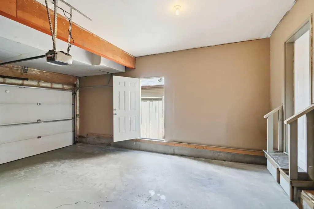 509 New Brighton Drive SE Calgary AB T2Z0N9