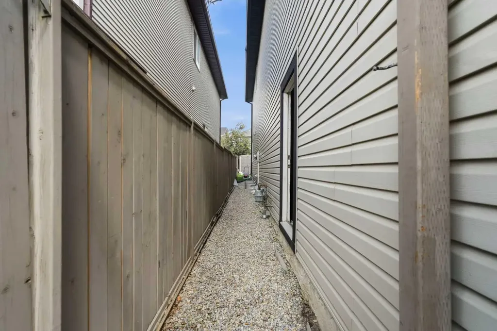 509 New Brighton Drive SE Calgary AB T2Z0N9