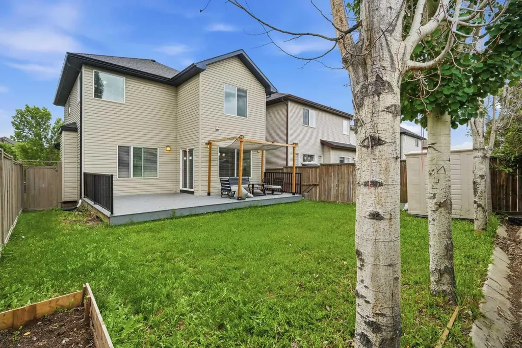 509 New Brighton Drive SE Calgary AB T2Z0N9
