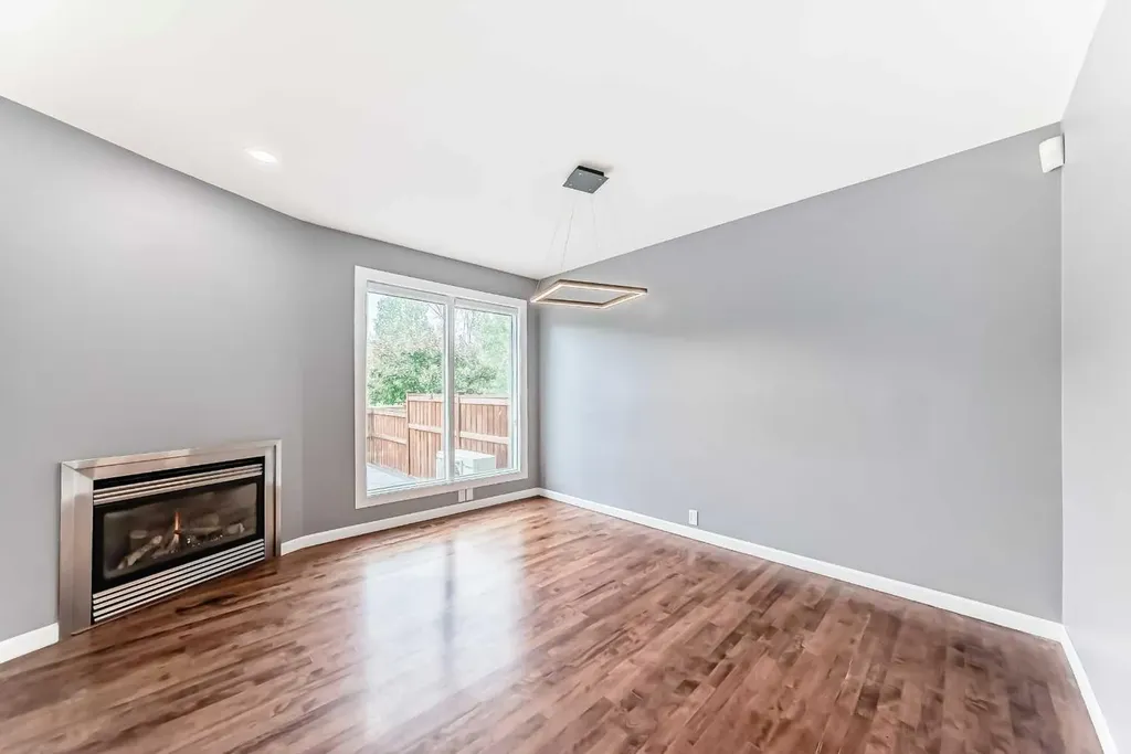 572 Point Mckay Grove NW Calgary AB t3b5c5