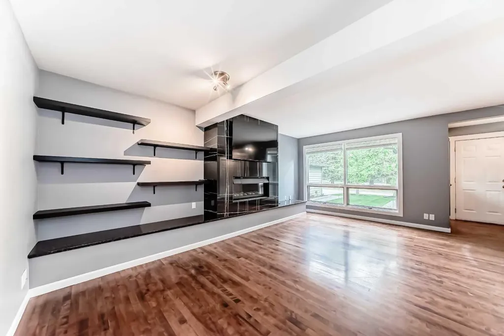 572 Point Mckay Grove NW Calgary AB t3b5c5