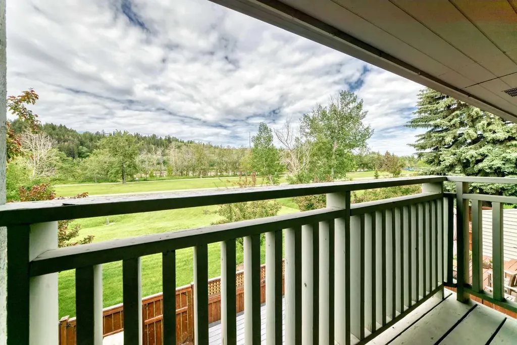 572 Point Mckay Grove NW Calgary AB t3b5c5