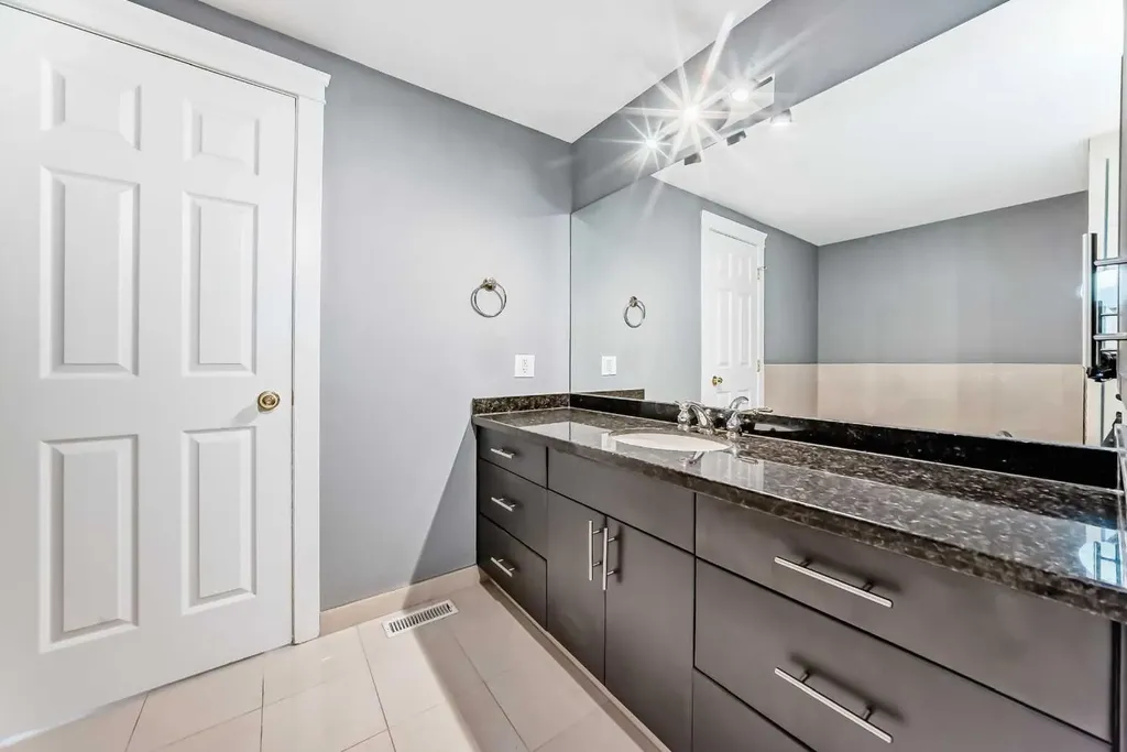 572 Point Mckay Grove NW Calgary AB t3b5c5