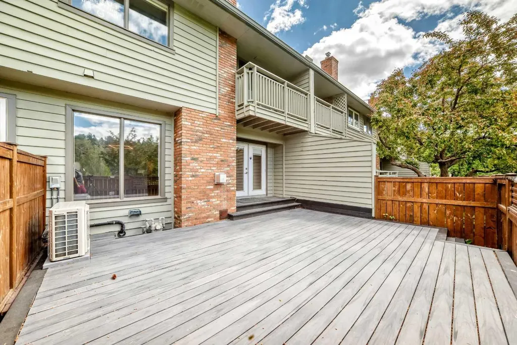 572 Point Mckay Grove NW Calgary AB t3b5c5