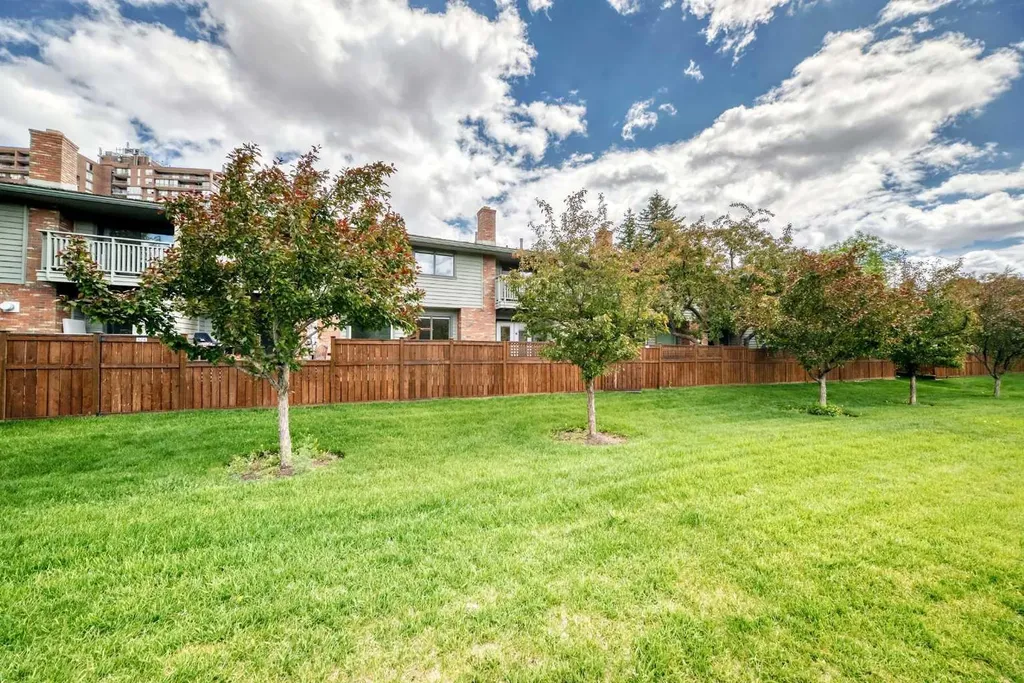 572 Point Mckay Grove NW Calgary AB t3b5c5