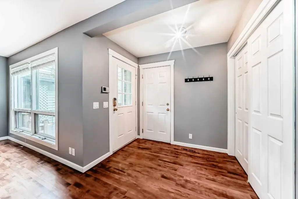 572 Point Mckay Grove NW Calgary AB t3b5c5