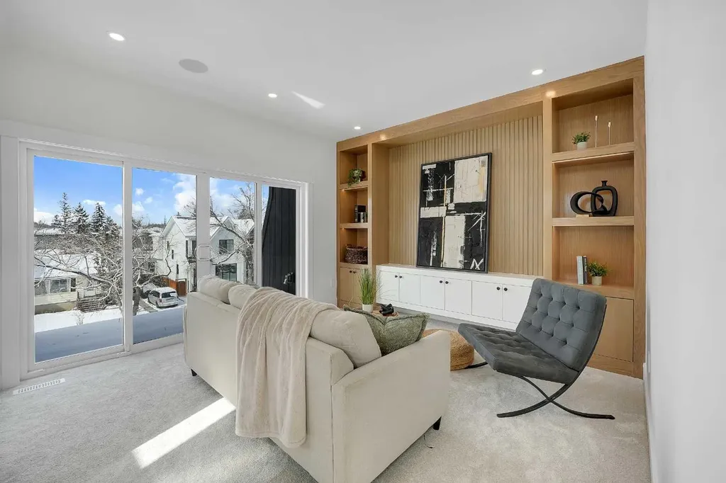 518 34a Street NW Calgary AB T2N 2Y5