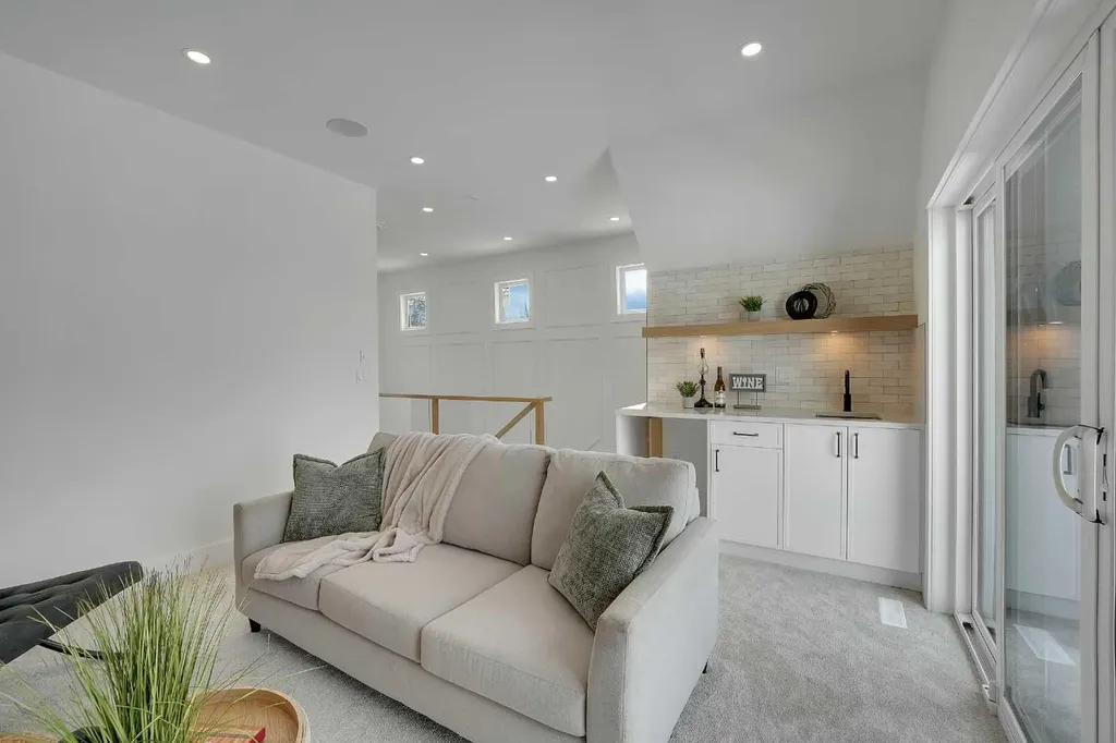 518 34a Street NW Calgary AB T2N 2Y5