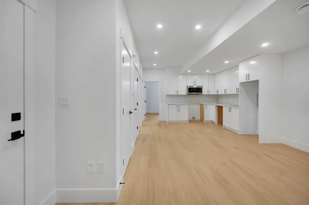518 34a Street NW Calgary AB T2N 2Y5