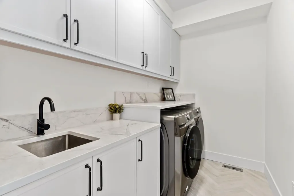520 34a Street NW Calgary AB T2N 2Y5