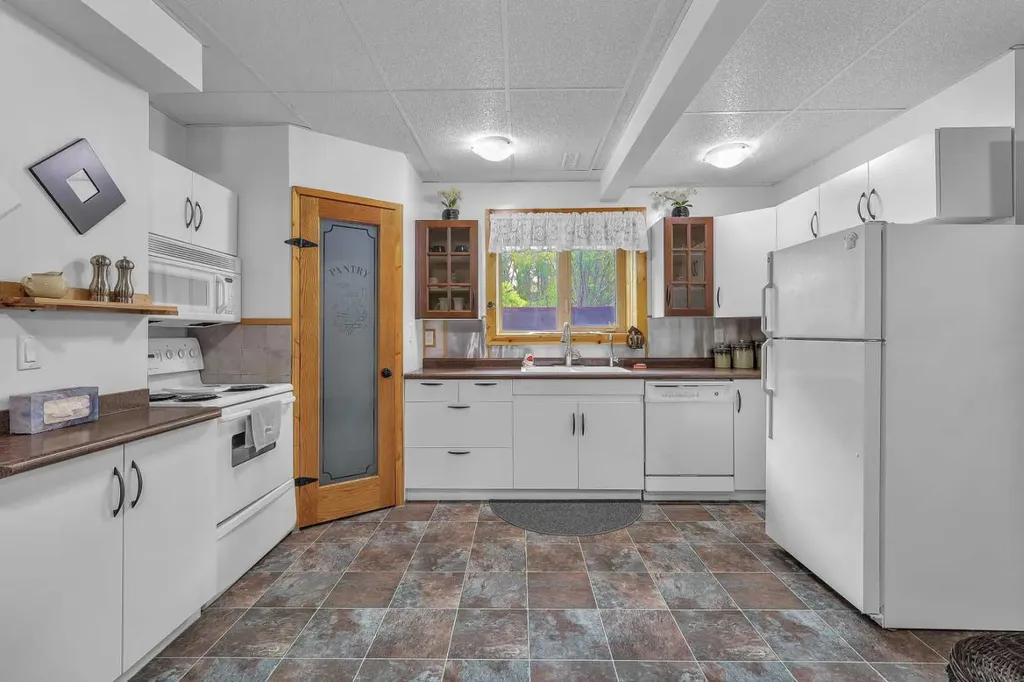 39233 Range Road 271 Red Deer AB T4S 2M4