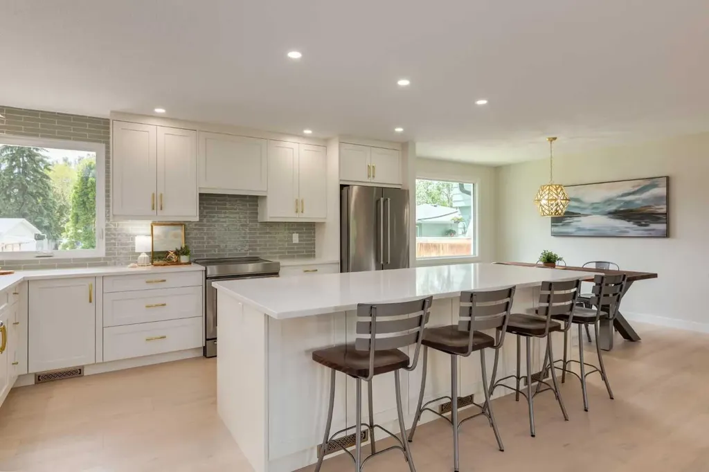 956 Midridge Drive SE Calgary AB T2X 1J5