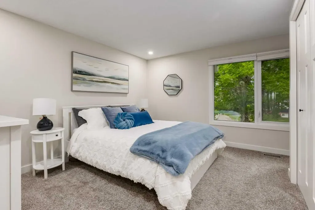 956 Midridge Drive SE Calgary AB T2X 1J5