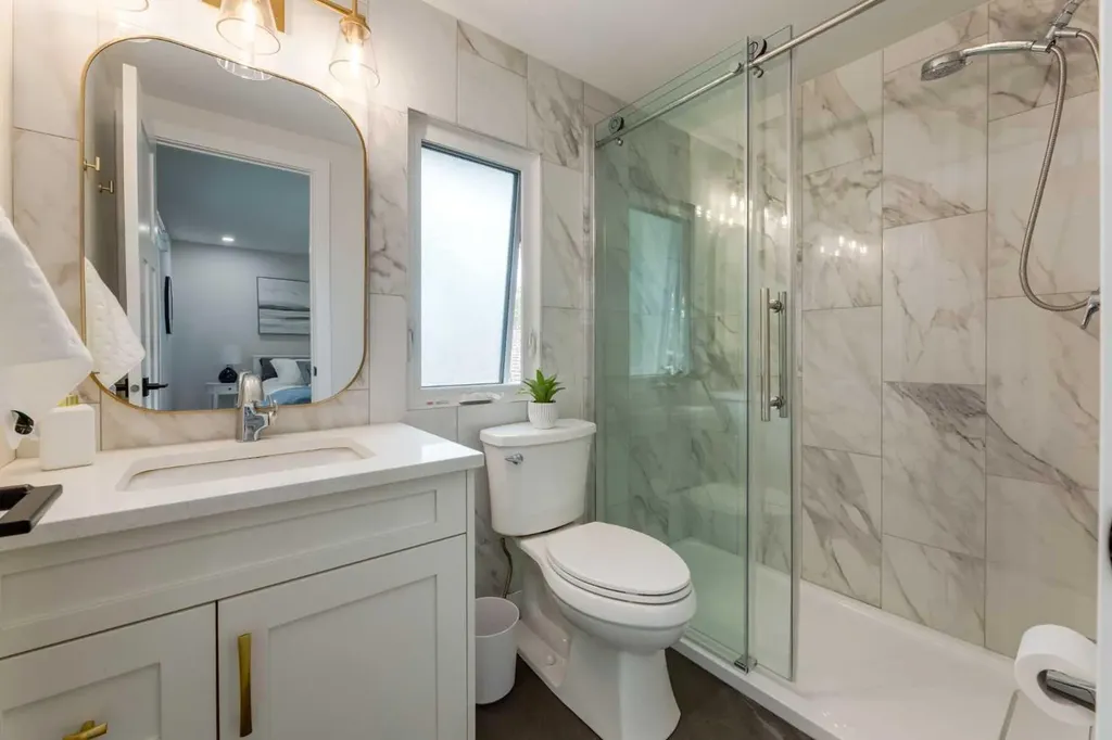 956 Midridge Drive SE Calgary AB T2X 1J5