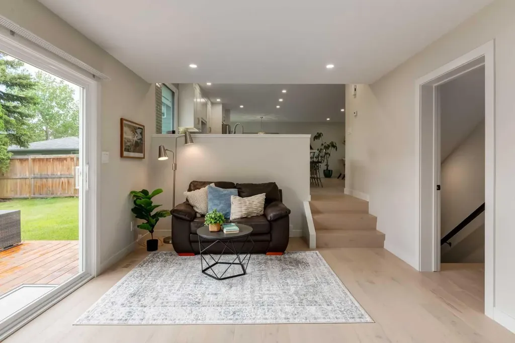 956 Midridge Drive SE Calgary AB T2X 1J5